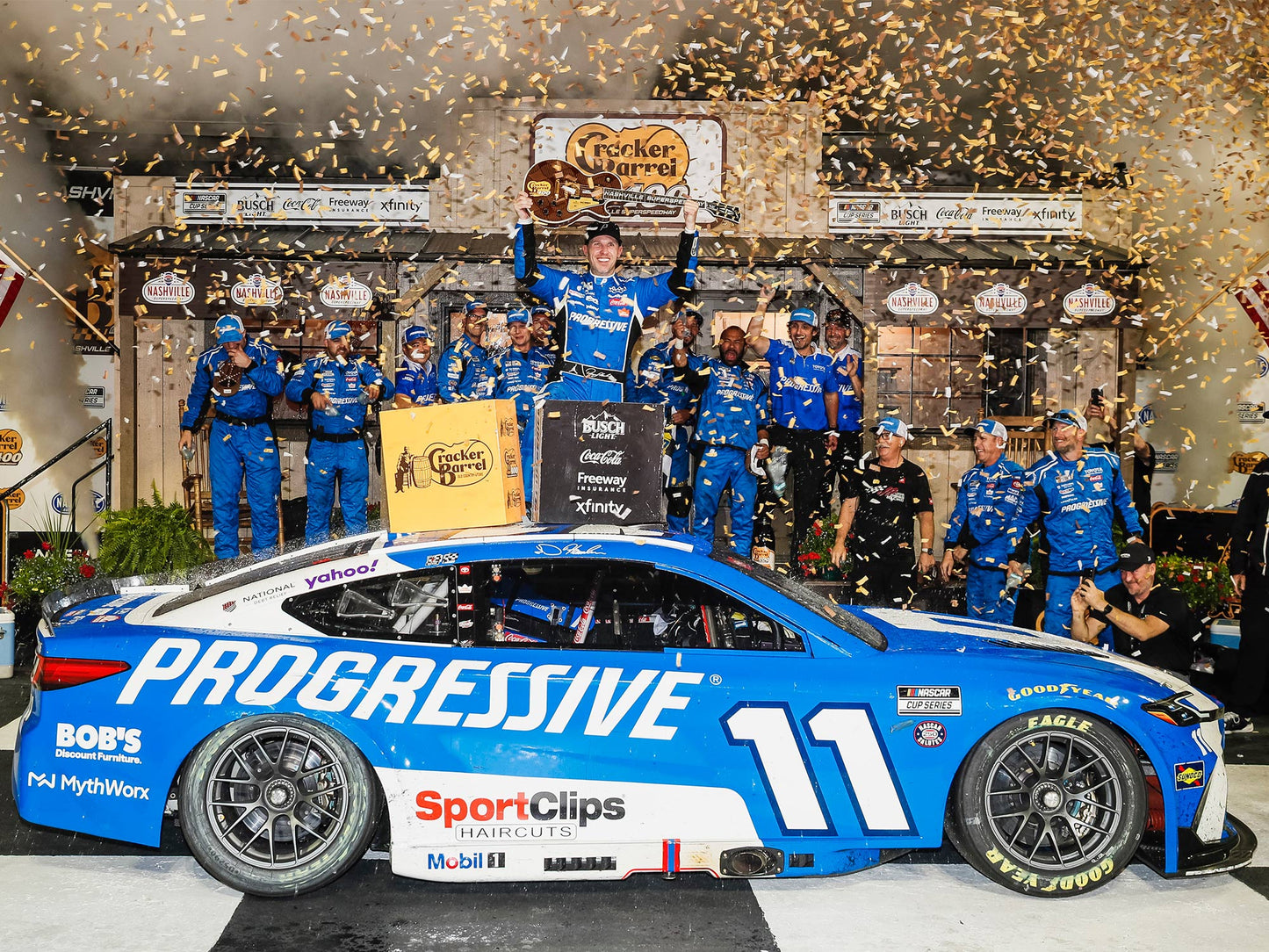 Denny Hamlin 2026 - #11 Progressive (Nashville Raced Win) - 1:24 ELITE Diecast