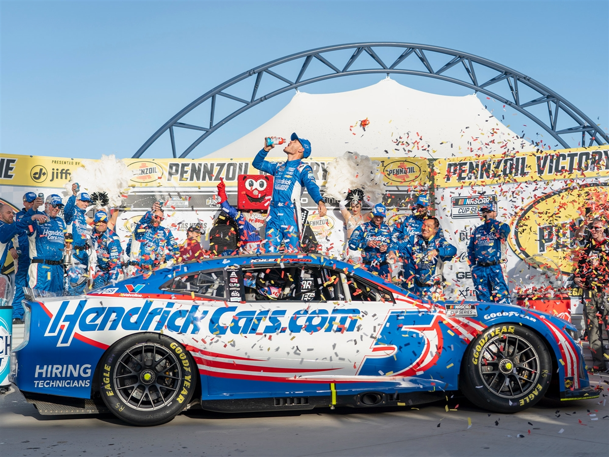 Kyle Larson 2024 - #5 HendrickCars (Las Vegas Raced Win) - 1:64 ARC Diecast