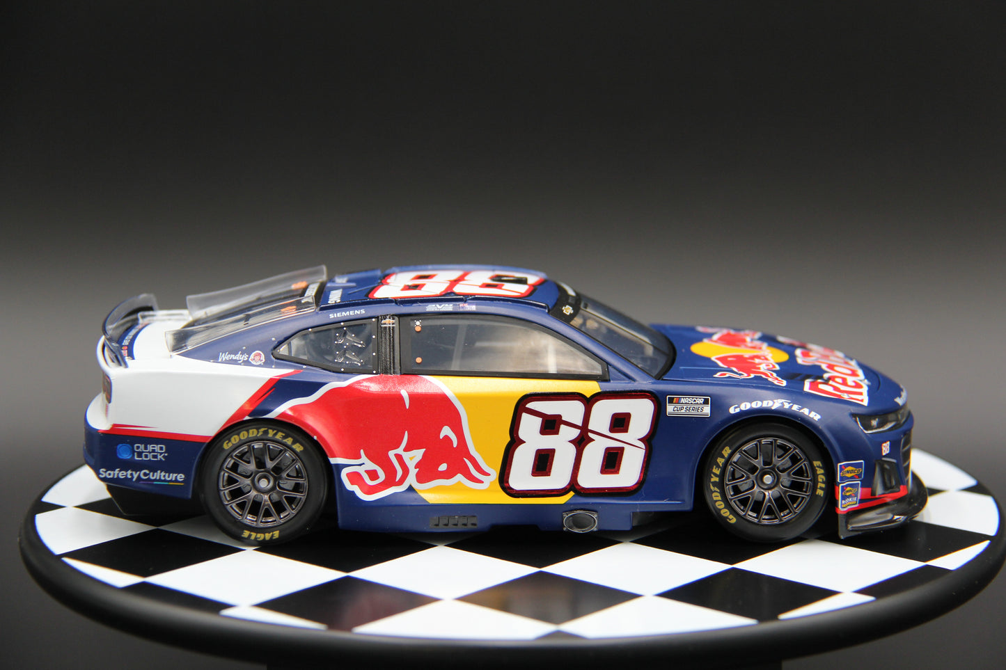 Shane van Gisbergen 2025 - #88 Red Bull - 1:24 ARC Diecast