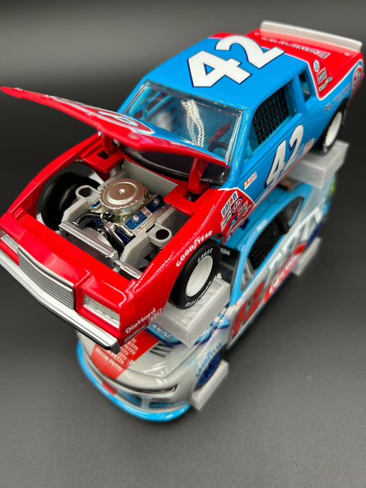 ADHDame #002C - 1/24 Scale - 2-Tier Diecast Stand (Clear)