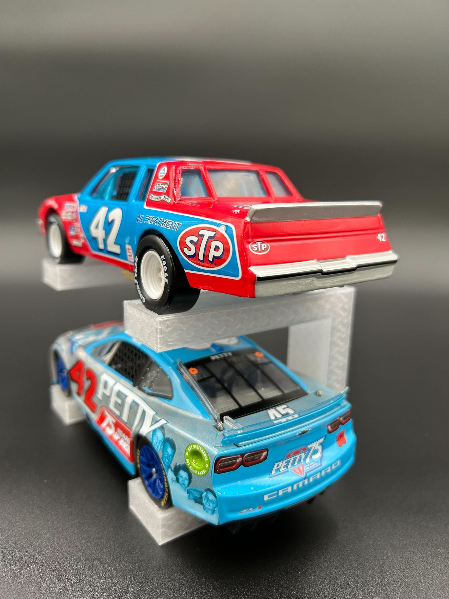 ADHDame #002C - 1/24 Scale - 2-Tier Diecast Stand (Clear)