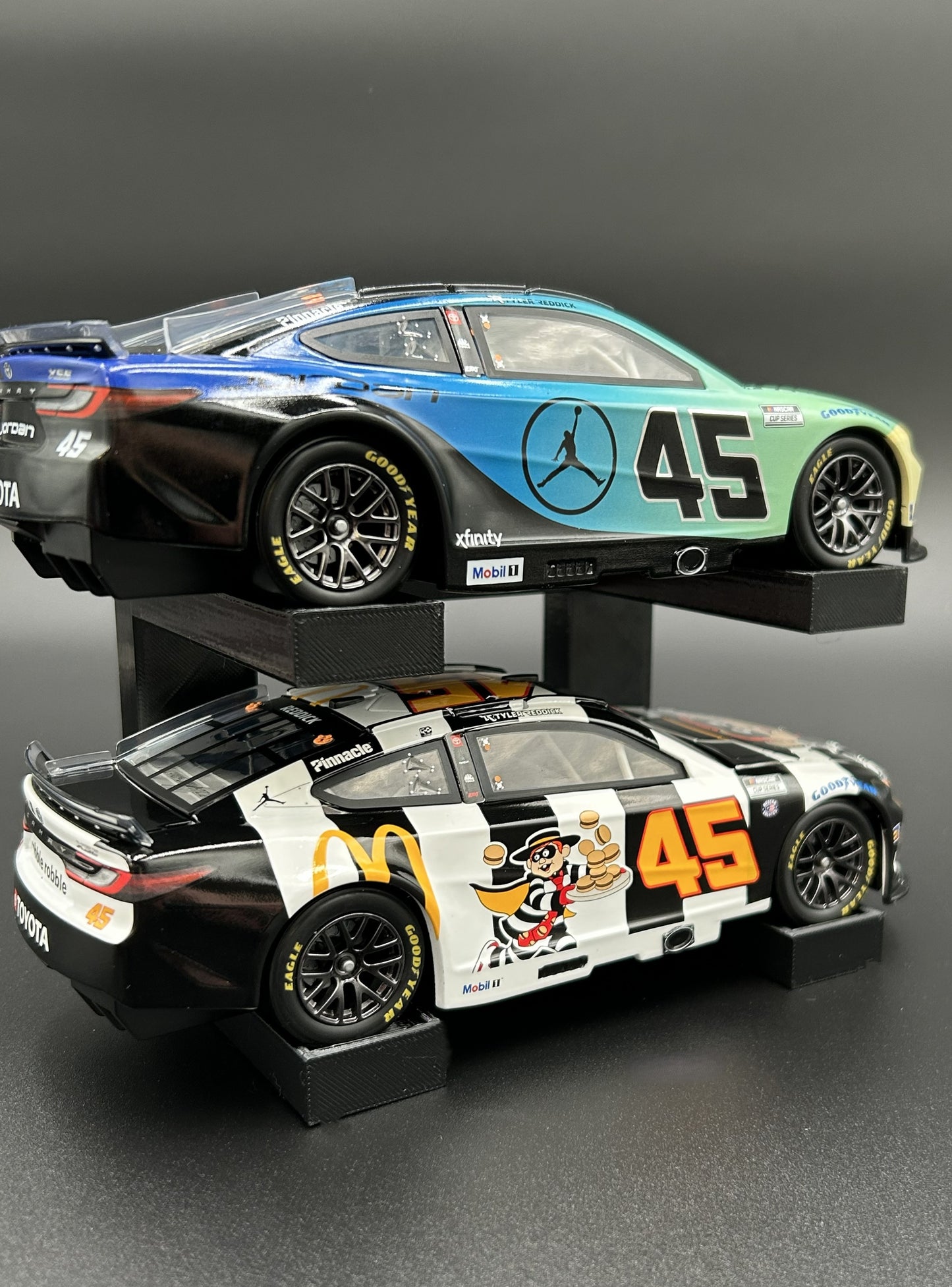 ADHDame #002 - 1/24 Scale - 2-Tier Diecast Stand (Black)