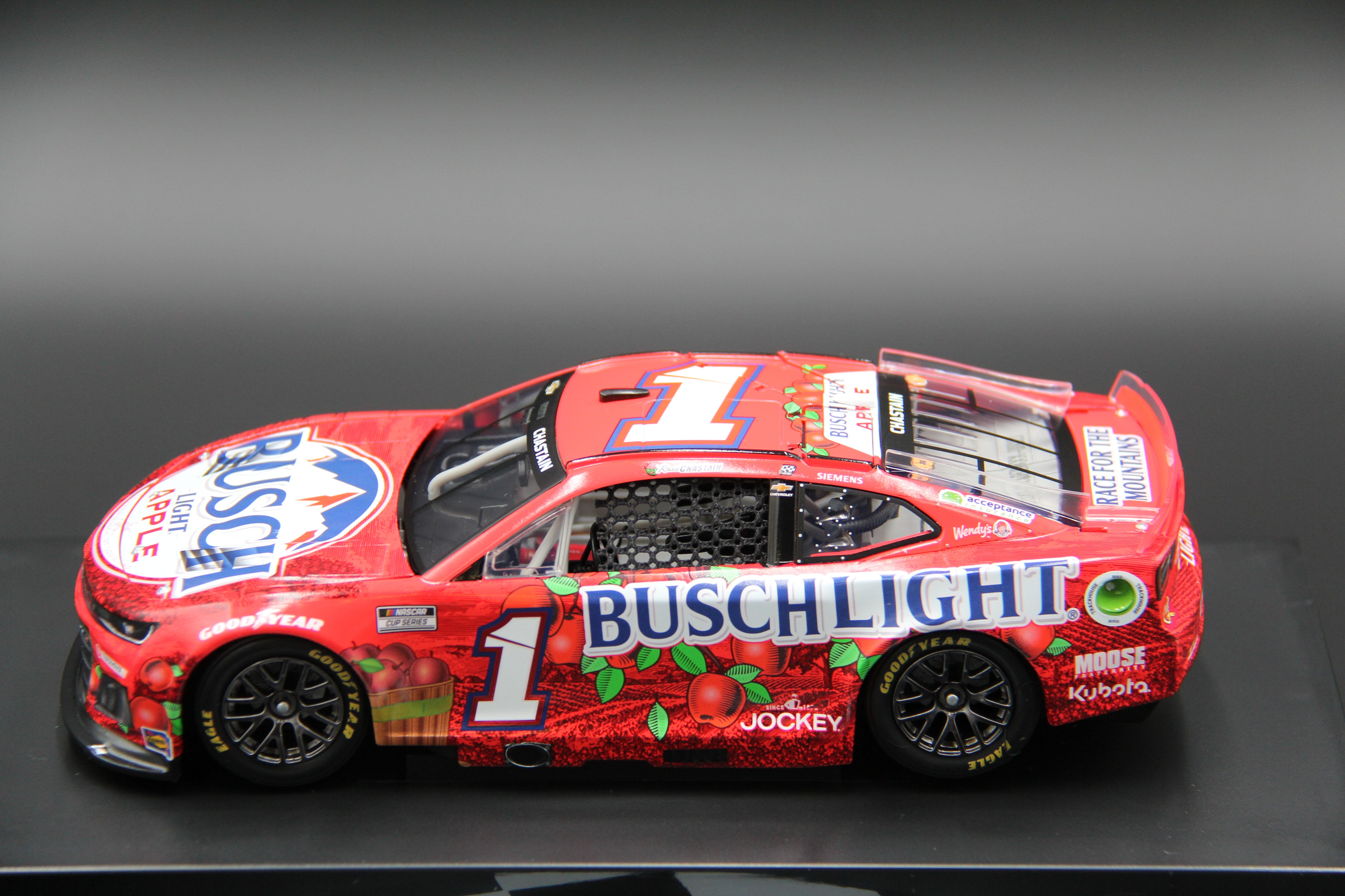 Ross Chastain 2025 - #1 Busch Light Apple - 1:24 ARC Diecast