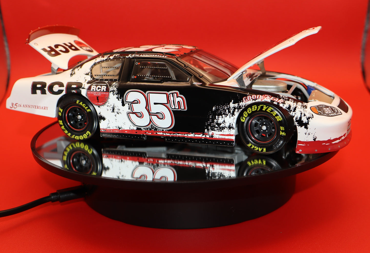 Richard Childress Racing 2004 - #35 RCR - 35th Anniversary - 1:24 ARC Diecast - LRA-SH002