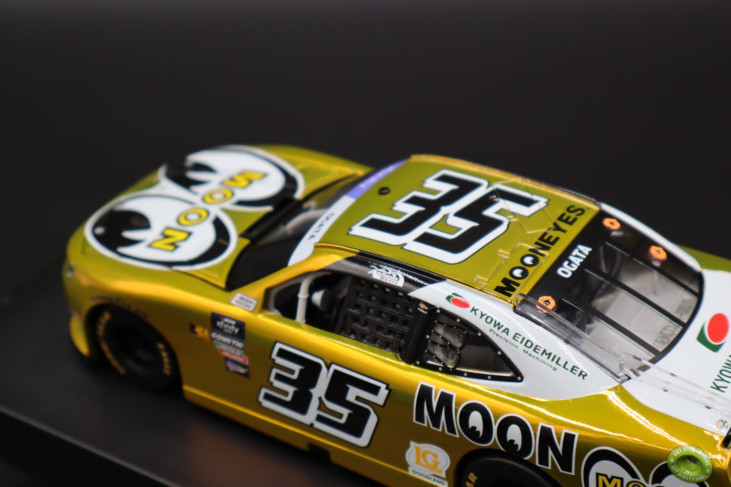 Akinori Ogata 2024 - #35 Mooneyes - 1:24 ARC Chrome Diecast - LRO#32
