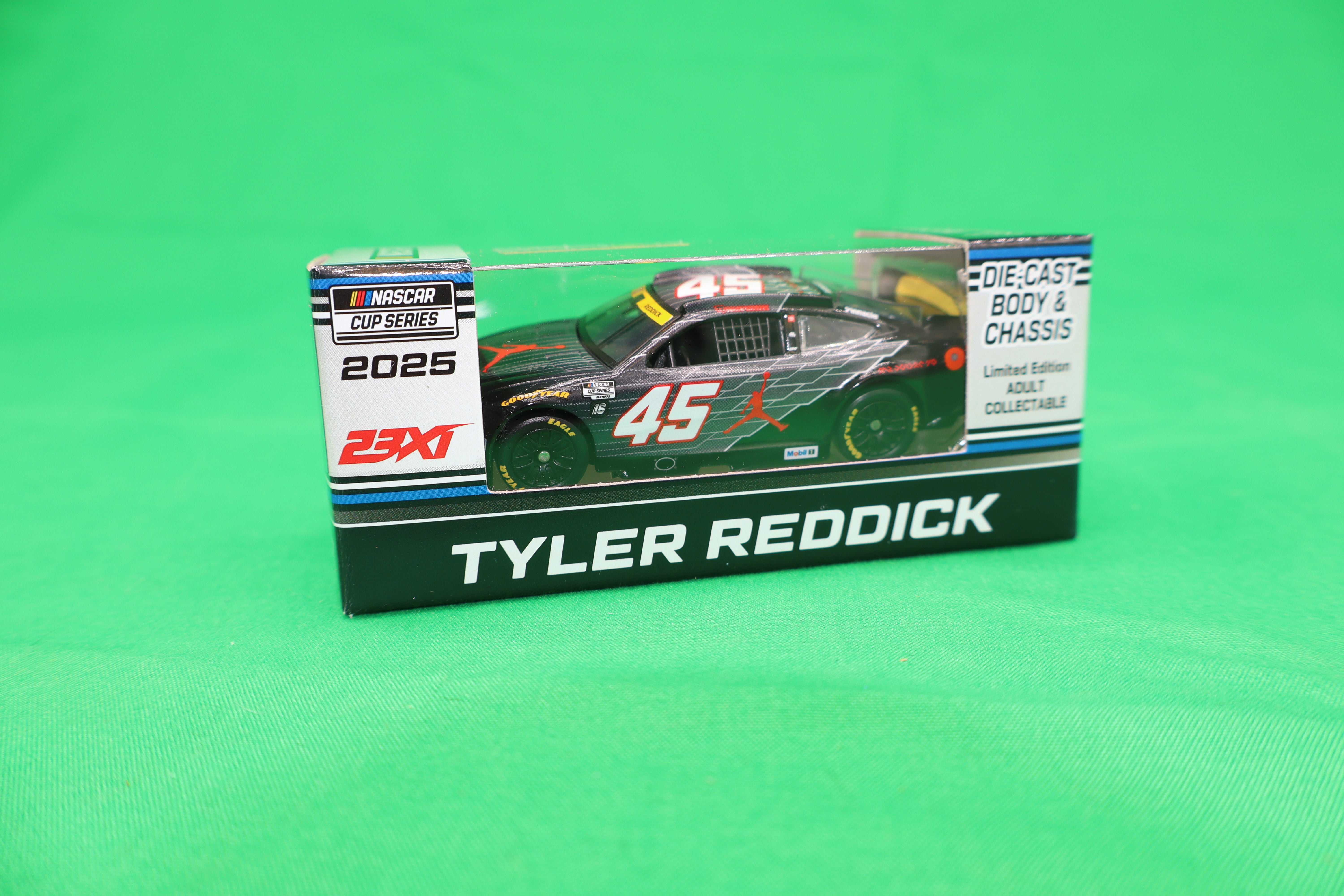 美品☆RED CARD Tyler　サイズ25 Tyler Reddick 2025 - #45 Jordan Brand AJ40 - 1:64 ARC Diecast