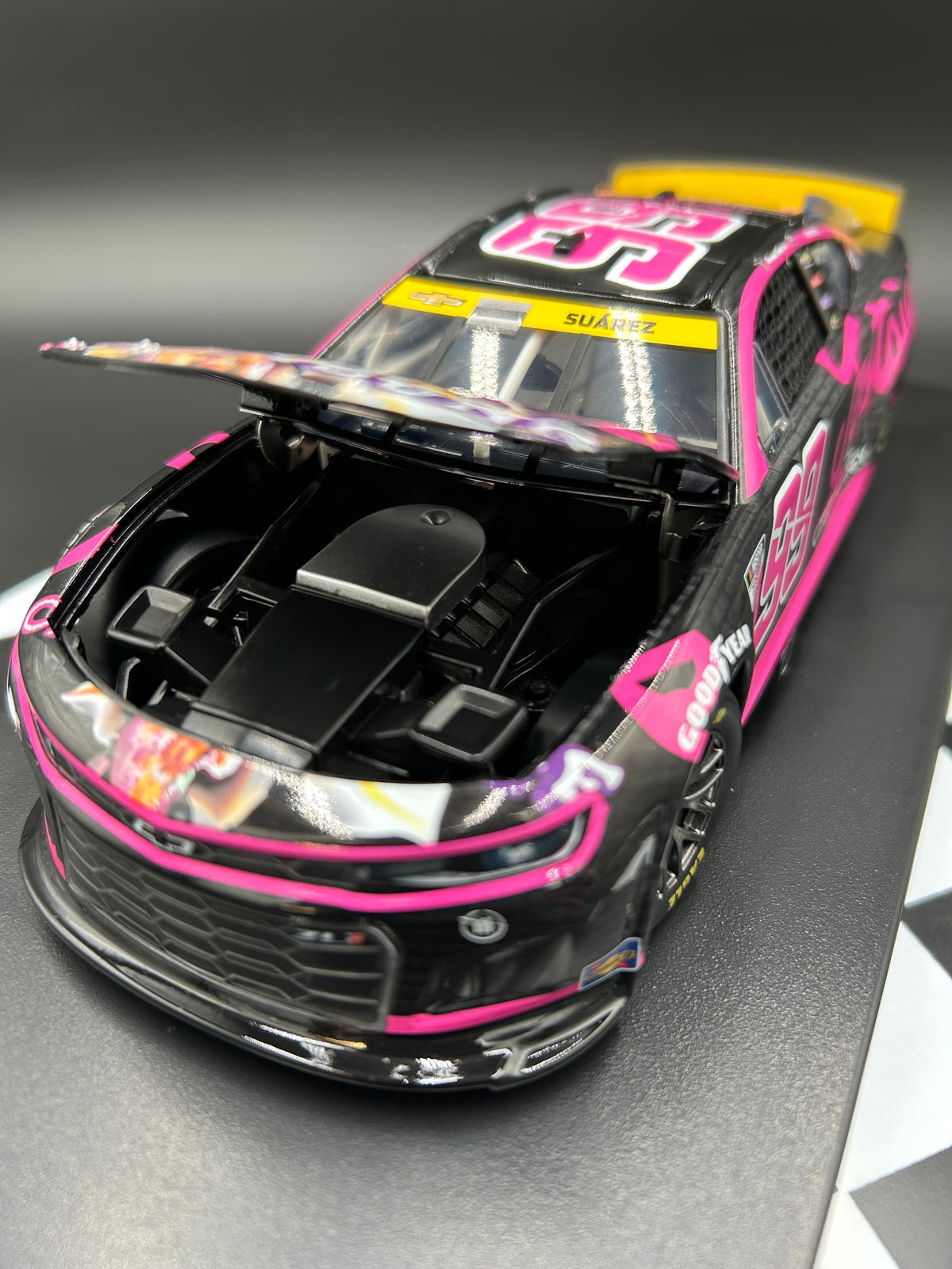 Daniel Suárez 2024 - #99 Tootsies Pink - 1:24 ELITE Diecast