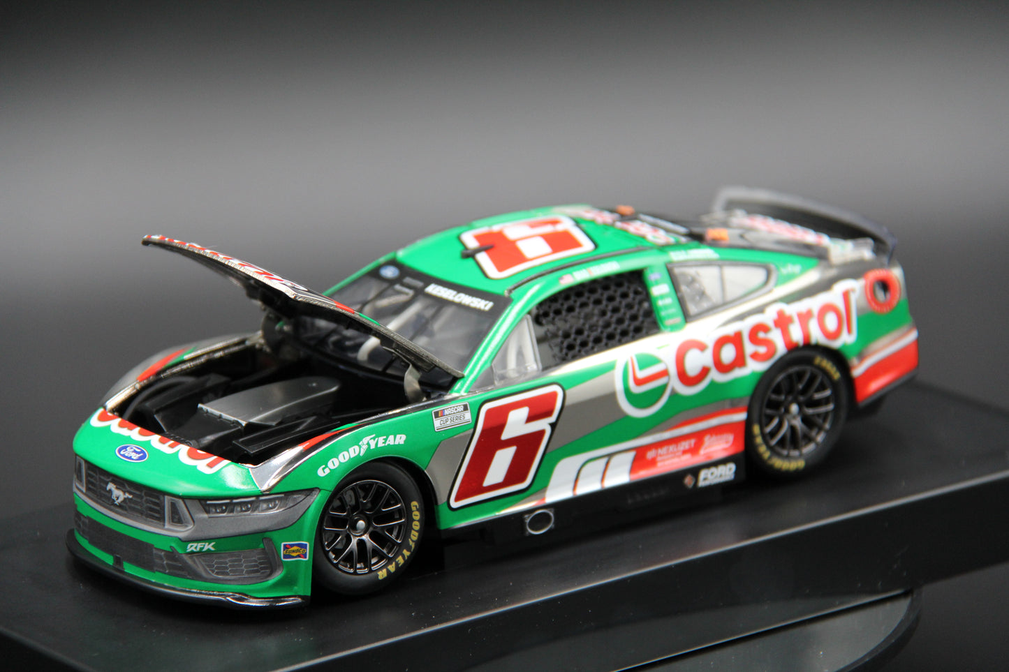 Brad Keselowski 2025 - #6 Castrol - 1:24 ARC Chrome Diecast - LRO#09