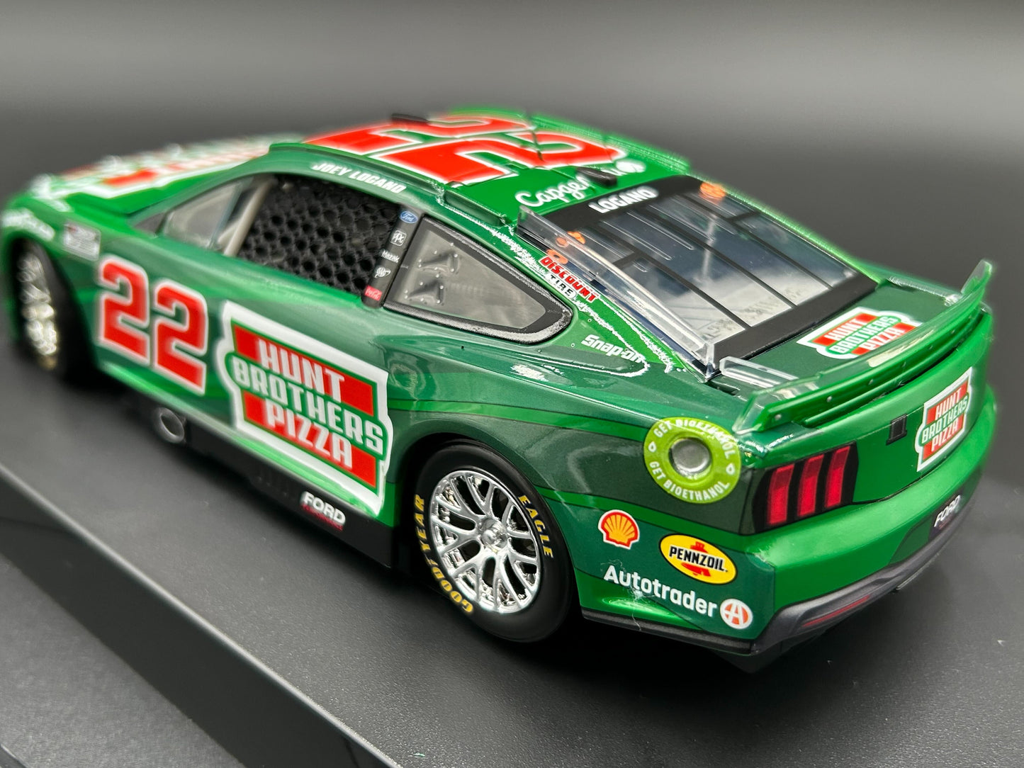 Joey Logano 2024 - #22 Hunt Brothers Pizza - 1:24 ARC Diecast
