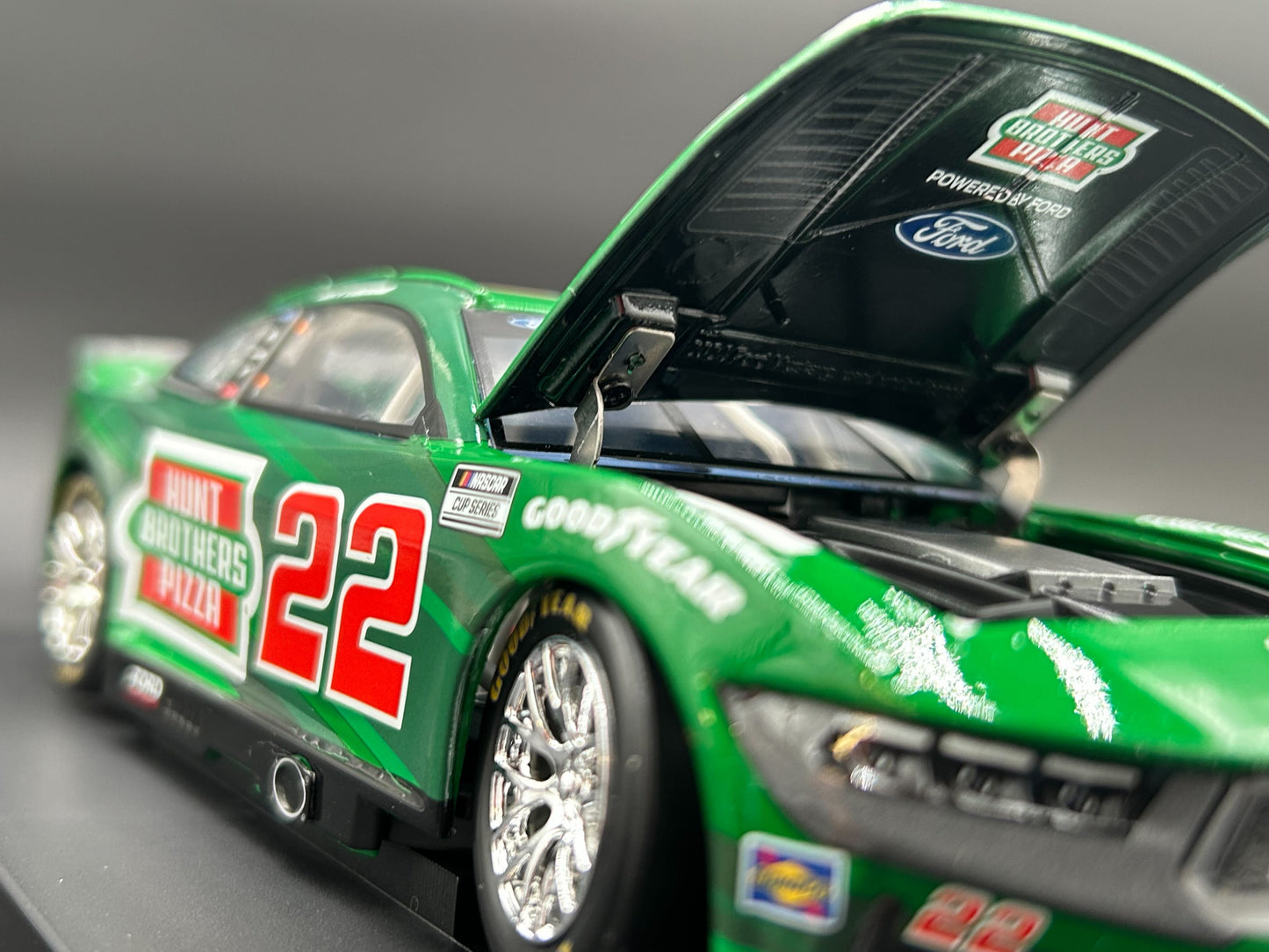 Joey Logano 2024 - #22 Hunt Brothers Pizza - 1:24 ARC Diecast