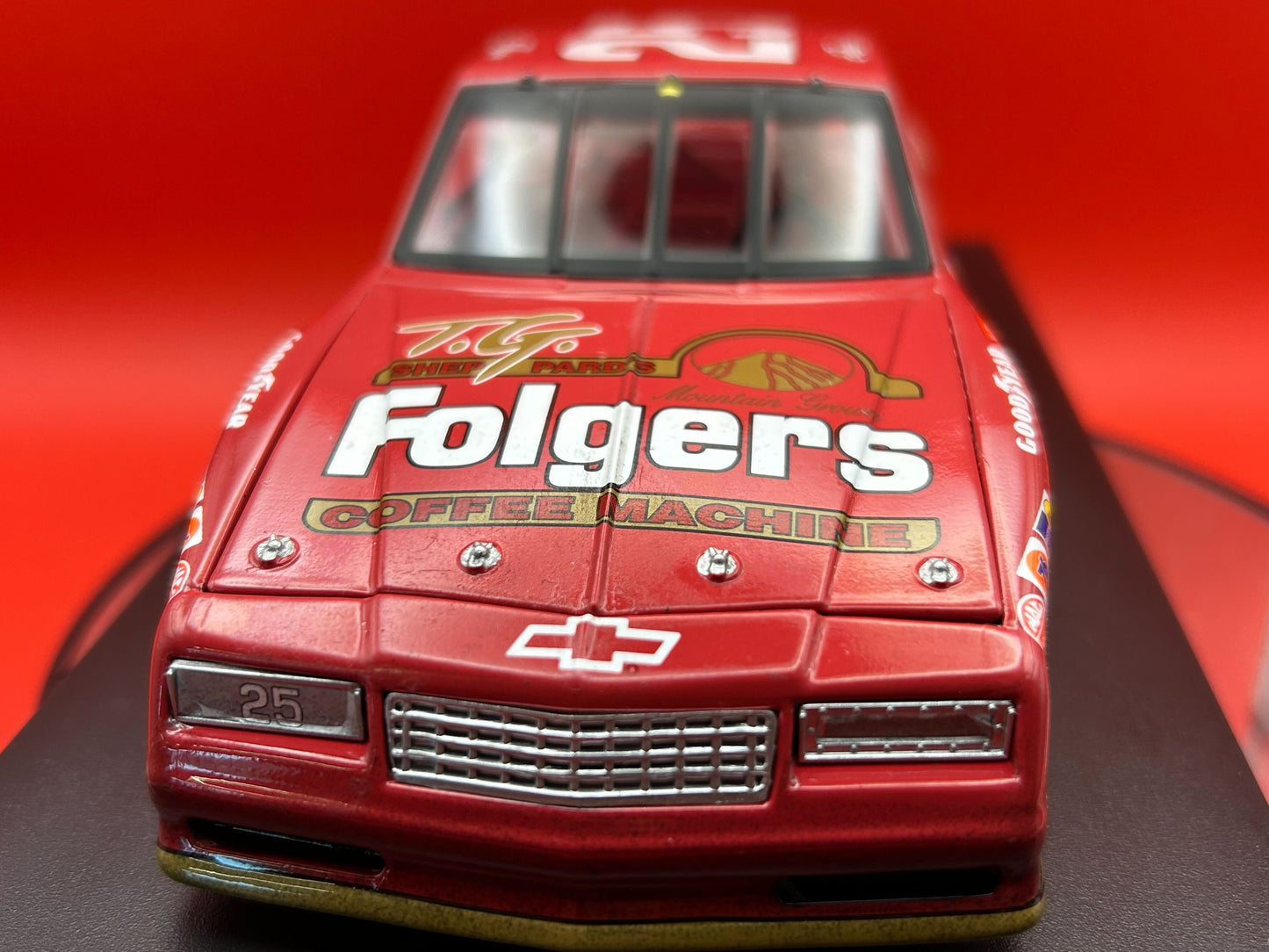 Ken Schrader 1988 - #25 Folgers (Talladega Raced Win) - 1:24 ARC Diecast