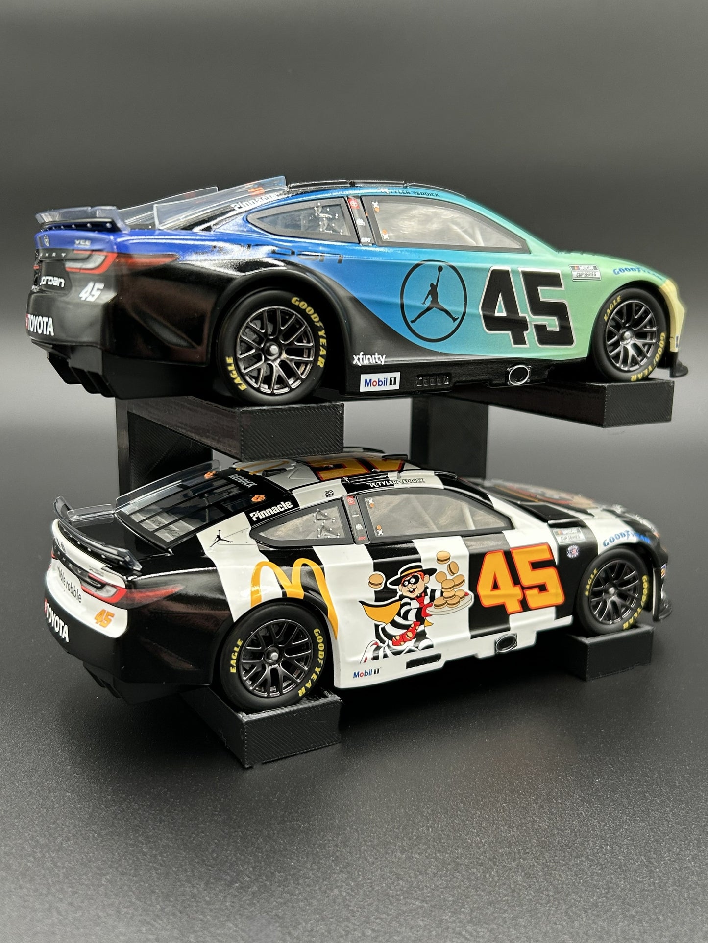 ADHDame #002 - 1/24 Scale - 2-Tier Diecast Stand (Black)