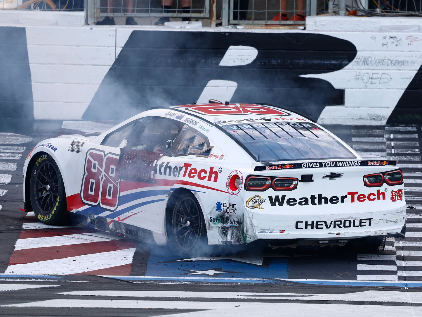 Shane van Gisbergen 2025 - #88 WeatherTech (Charlotte Raced Win) - 1:24 ELITE Diecast