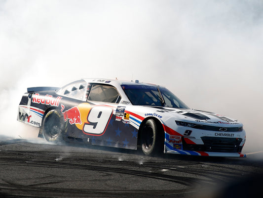 Shane van Gisbergen 2025 - #9 WeatherTech / Red Bull (Chicago Raced Win) - 1:24 ARC Autographed Diecast